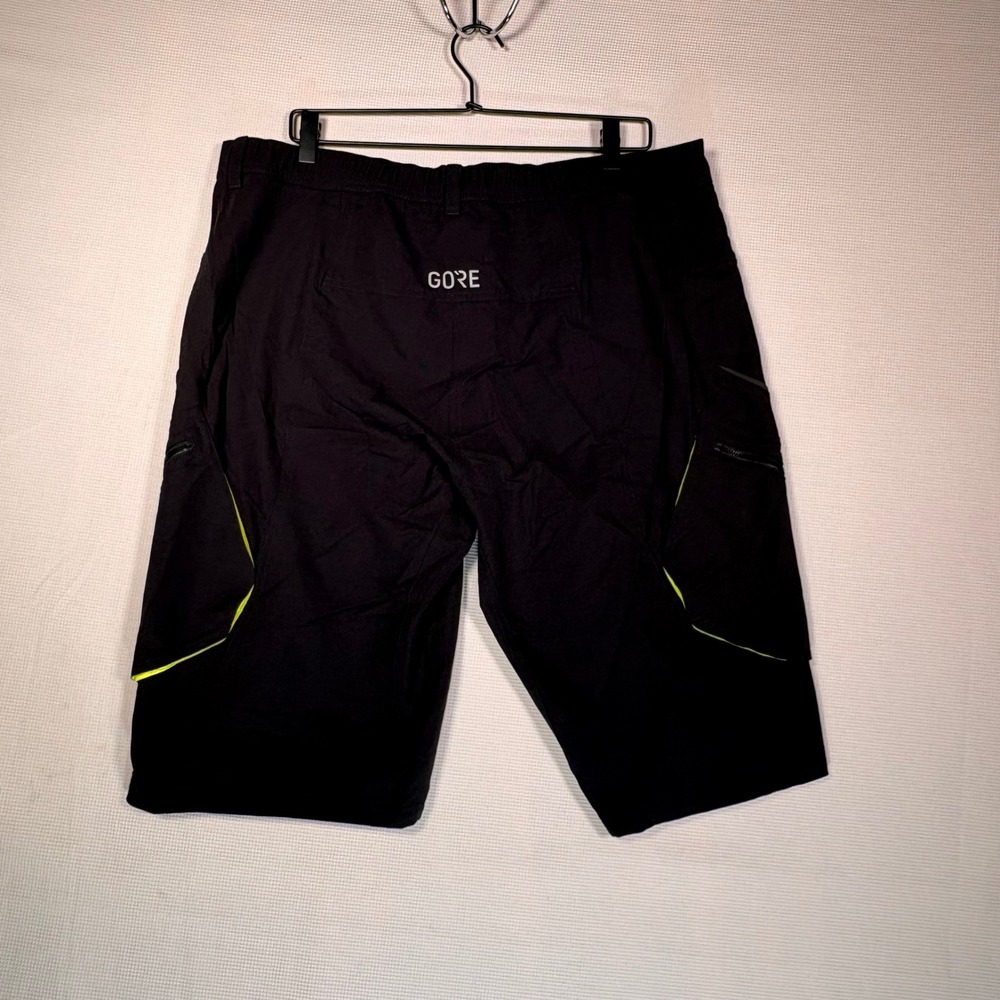 Gore Wear C3 Trail‎ Shorts Mens XL Black Mountain Biking Cargo Shorts 100047 NEW - Picture 2 of 8